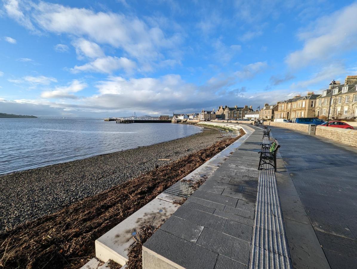 Great Location, Large 1 Bed Flat With Parking Lägenhet Broughty Ferry Exteriör bild